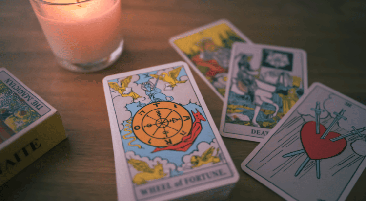 FORMAS DE AUTOCONHECIMENTO E ESPIRITUALIDADE PARA ELEVAR SUA CONSCIENCIA tarot - 8 Formas de Autoconhecimento e Espiritualidade para Elevar Sua Consciência